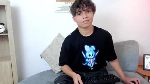 honeymoon_sariel online show from February 2026 01:31:01 PM