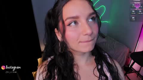 Snapshot of honeymoontea chatting on May 2026 11:35:01 PM online show from May 2026 11:35:01 PM