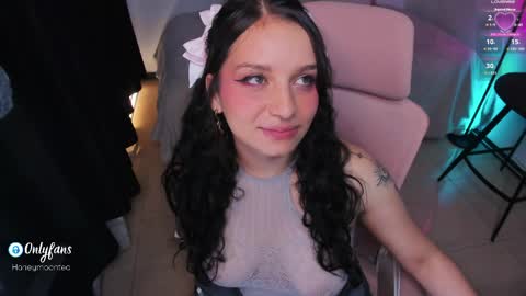 Snapshot of honeymoontea chatting on May 2026 11:44:02 PM online show from May 2026 11:44:02 PM