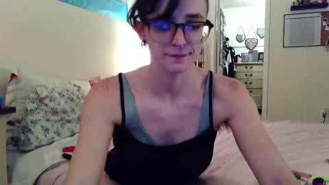 Snapshot of honeysuckle_dyke chatting on March 2026 01:16:02 AM Tony online show from March 2026 01:16:02 AM