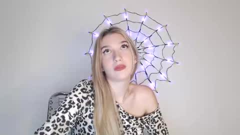 honeyveil online show from October 2025 01:55:02 PM