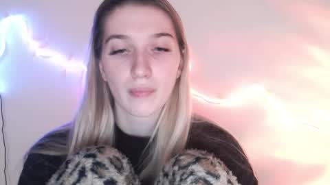 honeyveil online show from April 2026 02:18:02 PM