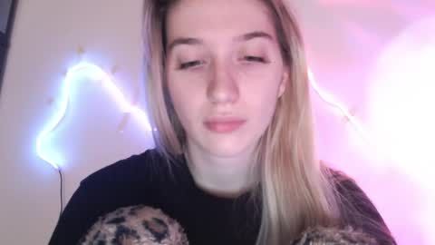 honeyveil online show from April 2026 12:29:02 PM