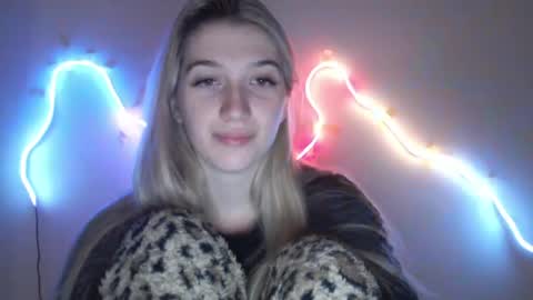Snapshot of honeyveil chatting on May 2026 08:25:02 PM honeyveil online show from May 2026 08:25:02 PM