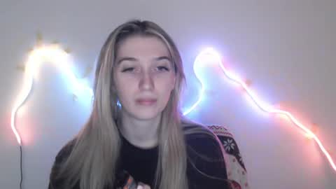 Snapshot of honeyveil chatting on May 2026 11:40:02 AM honeyveil online show from May 2026 11:40:02 AM