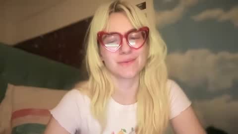 Snapshot of honeyxlimbed chatting on September 2025 07:30:02 AM Emi Rose online show from September 2025 07:30:02 AM