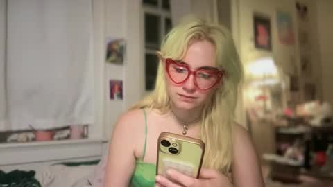 Snapshot of honeyxlimbed chatting on September 2025 07:34:01 AM Emi Rose online show from September 2025 07:34:01 AM