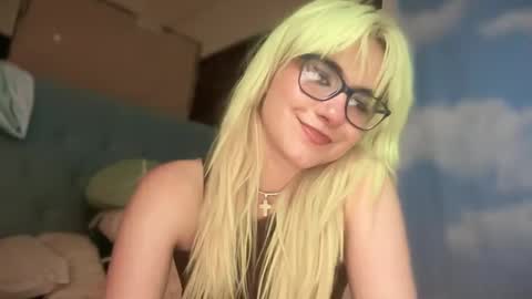 Snapshot of honeyxlimbed chatting on October 2025 06:08:02 AM Emi Rose online show from October 2025 06:08:02 AM