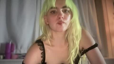 Snapshot of honeyxlimbed chatting on October 2025 05:48:01 AM Emi Rose online show from October 2025 05:48:01 AM