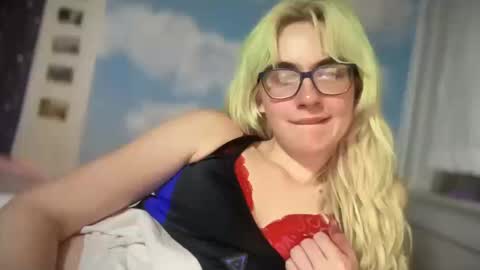 Snapshot of honeyxlimbed chatting on October 2025 11:38:02 PM Emi Rose online show from October 2025 11:38:02 PM