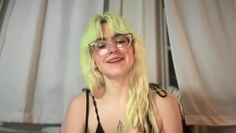 Emi Rose online show from November 2025 10:42:01 PM