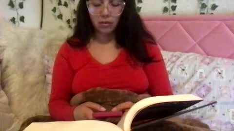 honeyyy89 online show from January 2026 01:43:01 AM