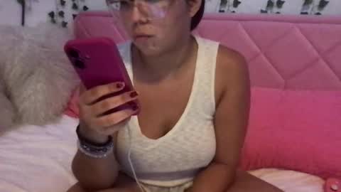 honeyyy89 online show from March 2026 02:16:02 AM