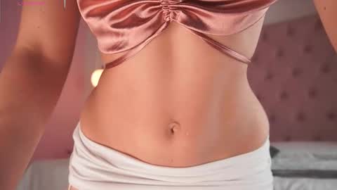 Snapshot of honeyymoonn_ chatting on February 2026 07:34:02 PM Honey Moon Help me to reach 100 thumbs up online show from February 2026 07:34:02 PM