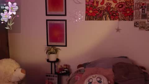 Snapshot of honeyypeaach chatting on September 2025 10:35:02 PM    online show from September 2025 10:35:02 PM