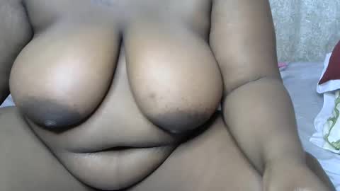 Snapshot of honnsex76 chatting on May 2026 11:57:01 PM honnsex76 online show from May 2026 11:57:01 PM