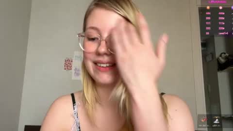 Snapshot of horney_audrey chatting on December 2024 03:56:02 AM Audrey online show from December 2024 03:56:02 AM