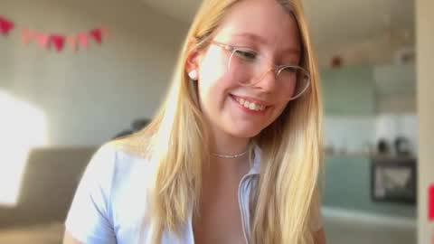 Snapshot of horney_audrey chatting on October 2025 03:06:02 AM Audrey online show from October 2025 03:06:02 AM