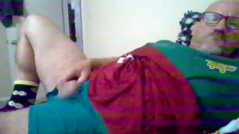 Snapshot of hornlyhen chatting on September 2025 03:22:02 PM hensley online show from September 2025 03:22:02 PM