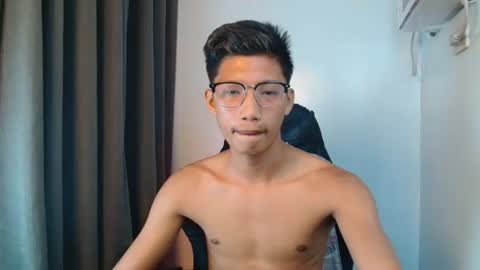 Snapshot of horny_asianmoreno chatting on September 2025 03:01:02 PM ROGER online show from September 2025 03:01:02 PM