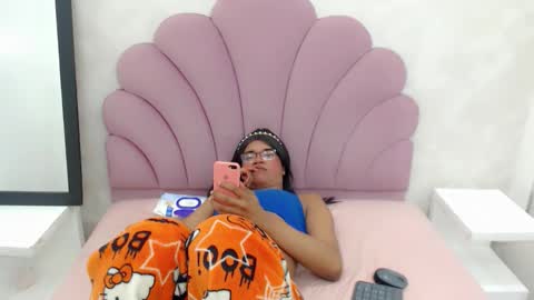 Snapshot of horny_bri_ chatting on November 2025 06:51:02 PM horny_bri_ online show from November 2025 06:51:02 PM