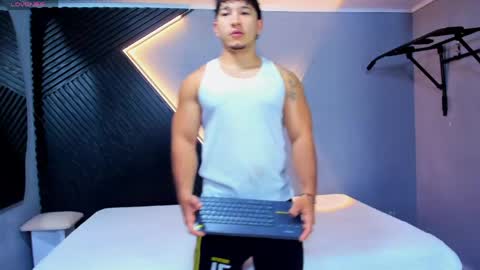 Snapshot of horny_nick18 chatting on May 2026 11:37:01 AM horny_nick18 online show from May 2026 11:37:01 AM