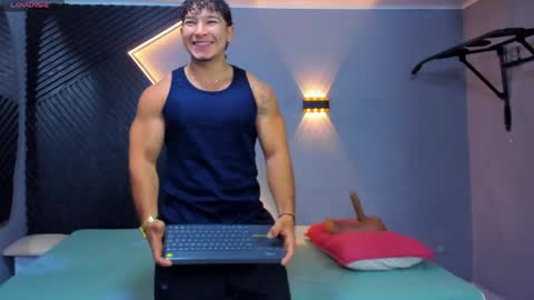 Snapshot of horny_nick18 chatting on May 2026 11:26:01 AM horny_nick18 online show from May 2026 11:26:01 AM