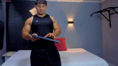 Snapshot of horny_nick18 chatting on May 2026 01:39:01 PM horny_nick18 online show from May 2026 01:39:01 PM