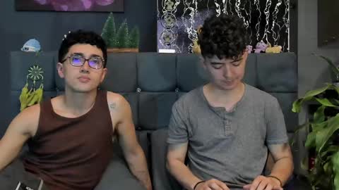 Snapshot of horny_twinks_guys chatting on January 2025 12:30:01 AM Alex and Camilo online show from January 2025 12:30:01 AM