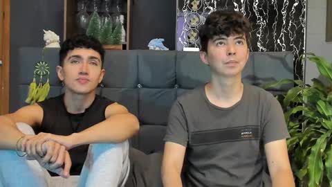 Snapshot of horny_twinks_guys chatting on February 2025 09:58:01 PM Alex and Camilo online show from February 2025 09:58:01 PM