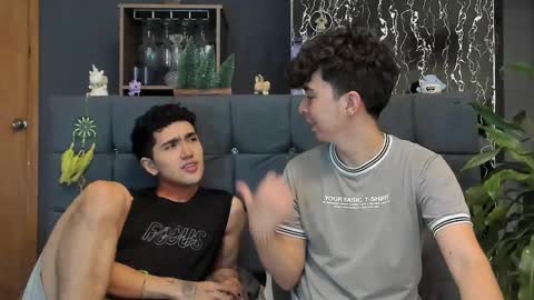 Snapshot of horny_twinks_guys chatting on March 2025 09:48:01 PM Alex and Camilo online show from March 2025 09:48:01 PM