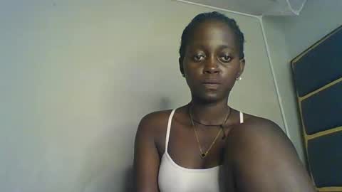 Snapshot of hornybella4 chatting on October 2025 11:14:02 AM Bella online show from October 2025 11:14:02 AM