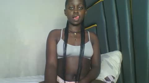 Bella online show from December 2025 05:31:01 PM