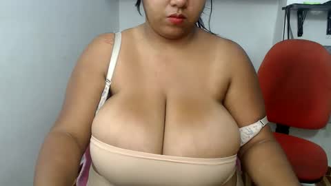 Snapshot of hornyboobs18 chatting on May 2026 01:57:16 AM karen online show from May 2026 01:57:16 AM