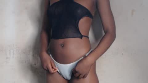 Snapshot of hornyslut_xx chatting on June 2026 09:04:01 AM Bella online show from June 2026 09:04:01 AM