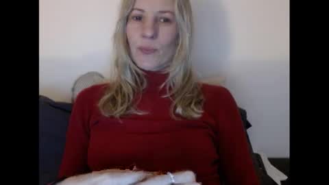 Snapshot of hornyssima chatting on March 2025 05:17:02 PM Hornyssima online show from March 2025 05:17:02 PM