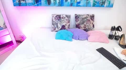 LILY online show from April 2026 09:39:33 PM