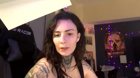 Snapshot of horrorqueen1225 chatting on March 2026 03:39:02 PM horrorqueen online show from March 2026 03:39:02 PM