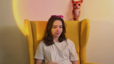 Mia online show from October 2025 07:39:01 AM