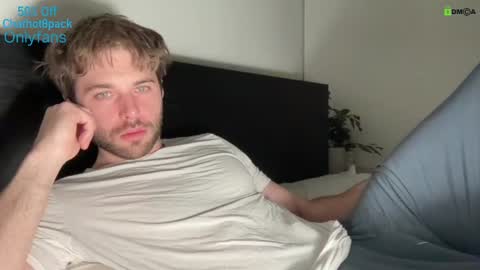 Snapshot of hot8pack01 chatting on January 2025 11:38:01 PM Edward aka Wolf online show from January 2025 11:38:01 PM