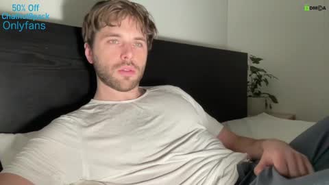 Snapshot of hot8pack01 chatting on January 2025 12:14:02 AM Edward aka Wolf online show from January 2025 12:14:02 AM