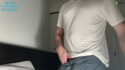 Snapshot of hot8pack01 chatting on March 2025 09:32:02 PM Edward aka Wolf online show from March 2025 09:32:02 PM