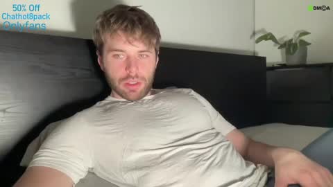 Snapshot of hot8pack01 chatting on March 2025 09:51:02 PM Edward aka Wolf online show from March 2025 09:51:02 PM