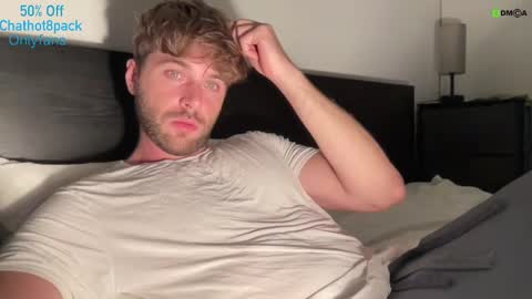 Snapshot of hot8pack01 chatting on September 2025 03:41:02 AM Edward aka Wolf online show from September 2025 03:41:02 AM