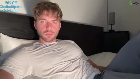 Snapshot of hot8pack01 chatting on September 2025 08:34:02 PM Edward aka Wolf online show from September 2025 08:34:02 PM