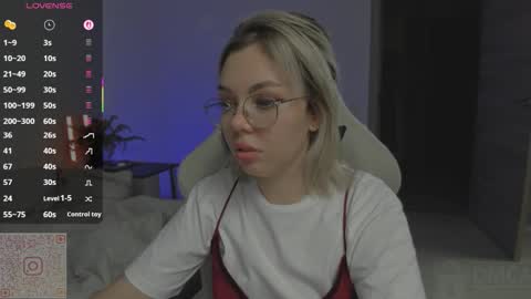 Snapshot of hot_babayaga chatting on September 2025 04:19:02 PM online show from September 2025 04:19:02 PM