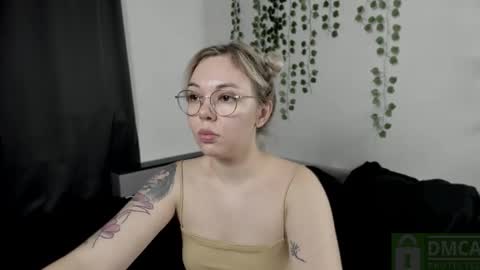 Snapshot of hot_babayaga chatting on October 2025 06:50:02 PM online show from October 2025 06:50:02 PM
