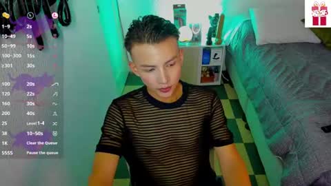 Snapshot of hot_latin_temptation chatting on July 2026 10:12:01 PM Alejandro online show from July 2026 10:12:01 PM