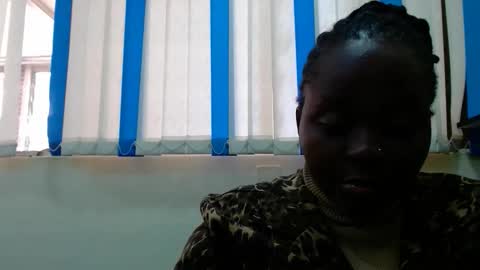 Linah online show from November 2025 06:24:02 AM