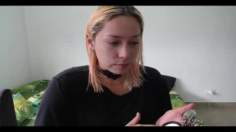 Mia online show from February 2025 04:07:01 PM